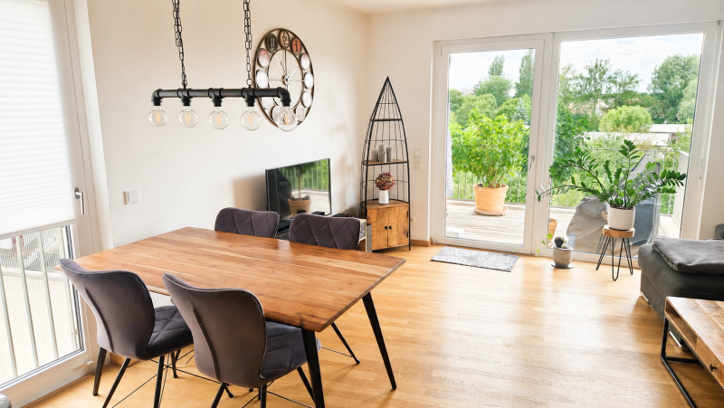 Essen und Balkonblick Wohnung Freising